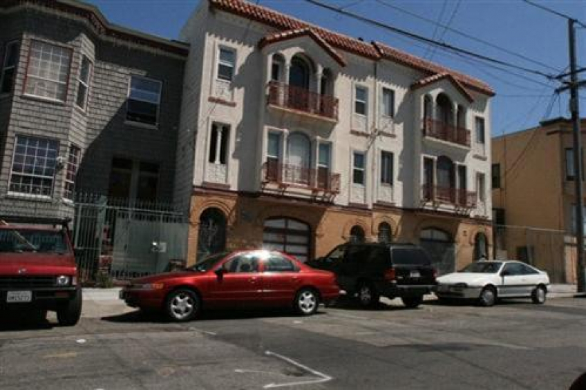 1660-1662 Newcomb with the neighboring houses Resource #227961: image #1