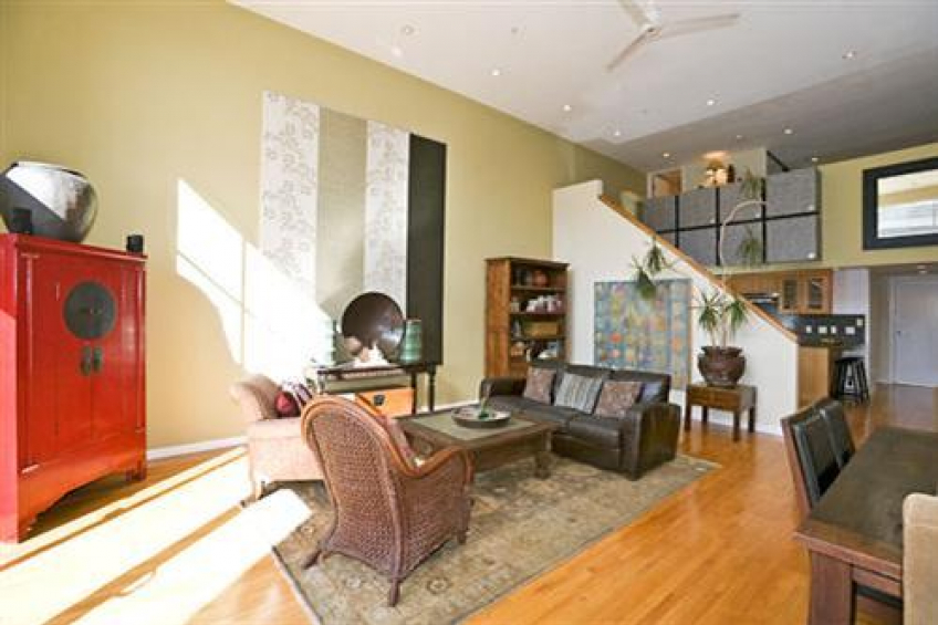 Original owner is an artist who has used the space to showcase his work. Resource #232458: image #10