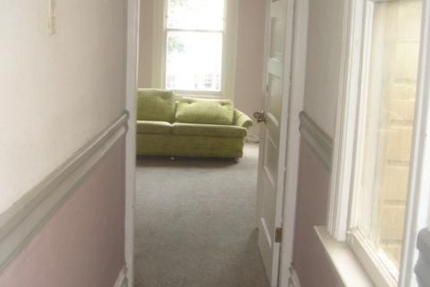 777-Looking down hall in towards 1 of 2 back rooms Resource #242319: image #18