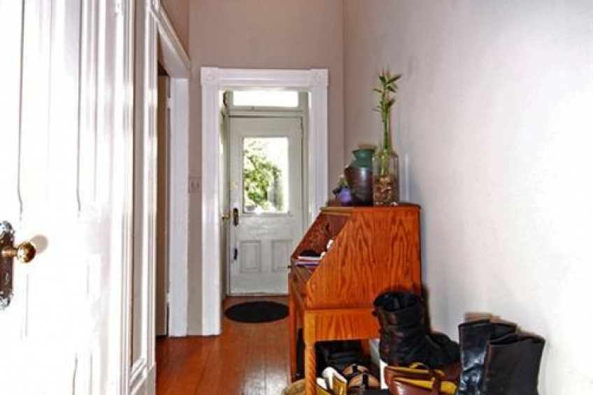 Entry Hall looking towards front door Resource #244569: image #4