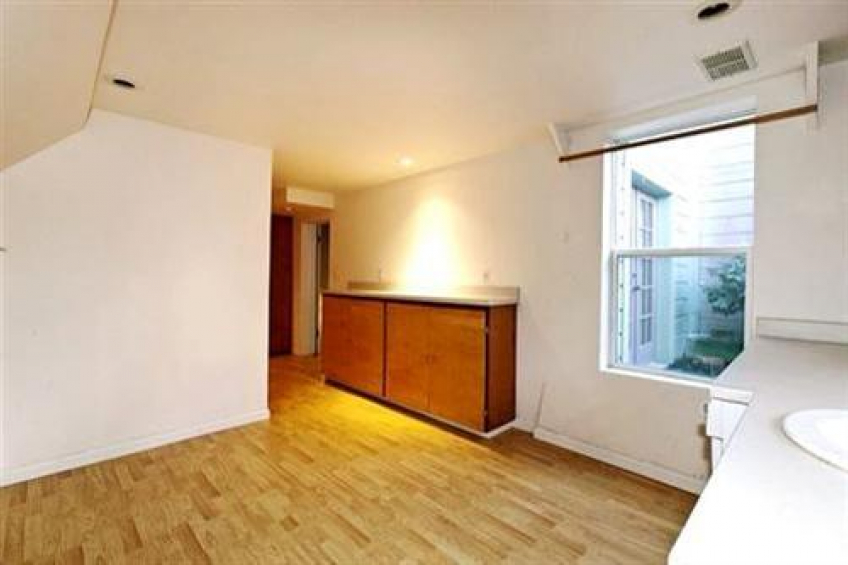 Downstairs laundry. Resource #256667: image #15