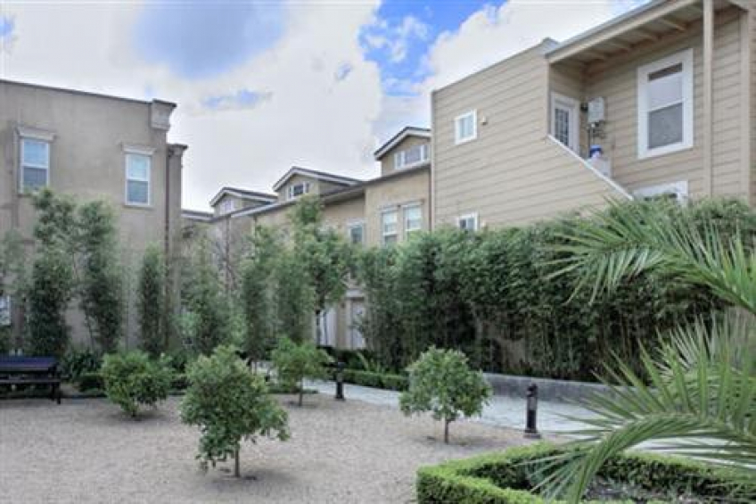 The courtyard is beautifully landscaped. Resource #260420: image #26