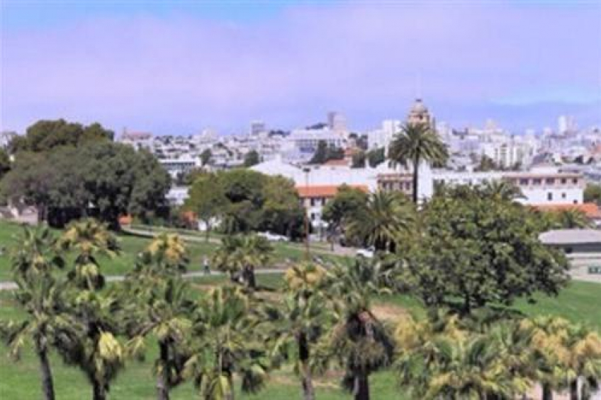 Dolores Park boasts great views of San Francisco. Resource #260420: image #28