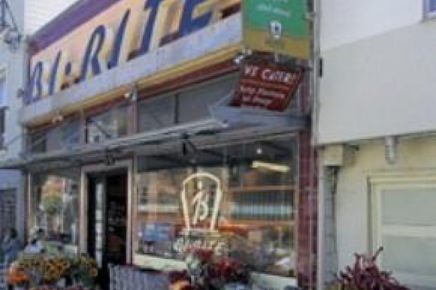 A great store within walking distance. Resource #260420: image #34