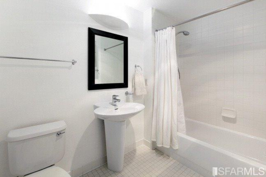 Spa like bright 2nd bath. Resource #289798: image #16