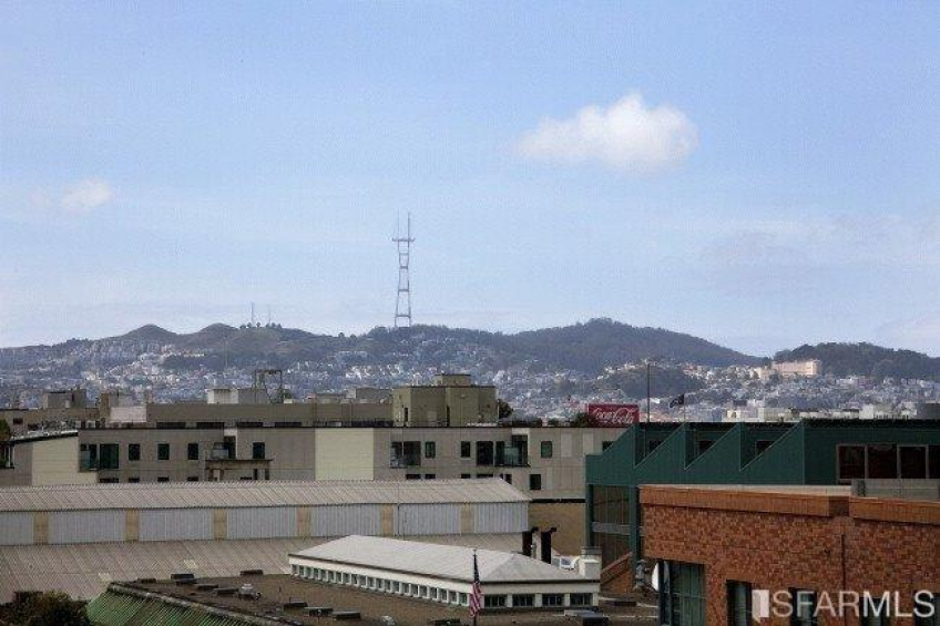 View Twin Peaks from every room. Resource #289798: image #18