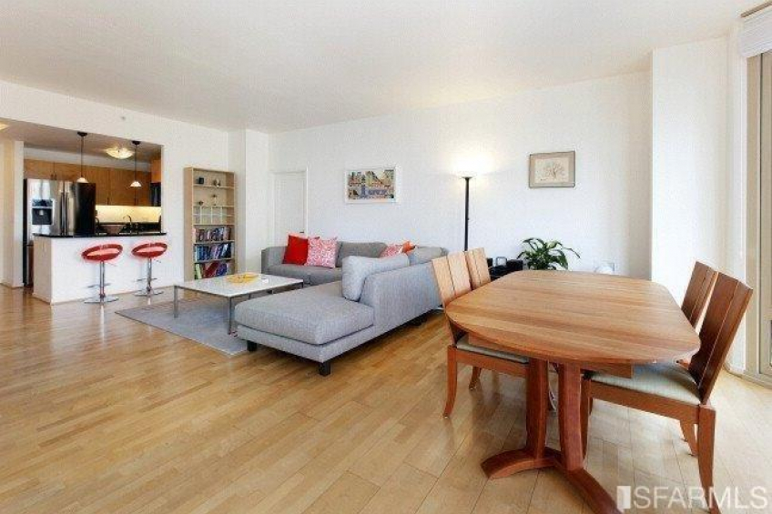 Room is large and spacious to accommodate your furniture. Resource #289798: image #6