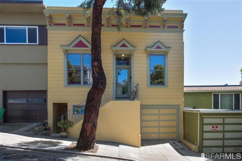 The front of the building was recently painted. Resource #302227: image #1