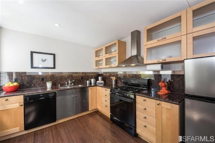 The kitchen was remodeled in 2007. Resource #302227: image #4