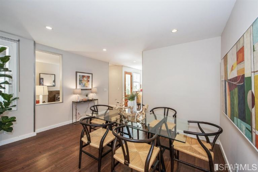 The dining area easily sits 6 people. Resource #302227: image #6