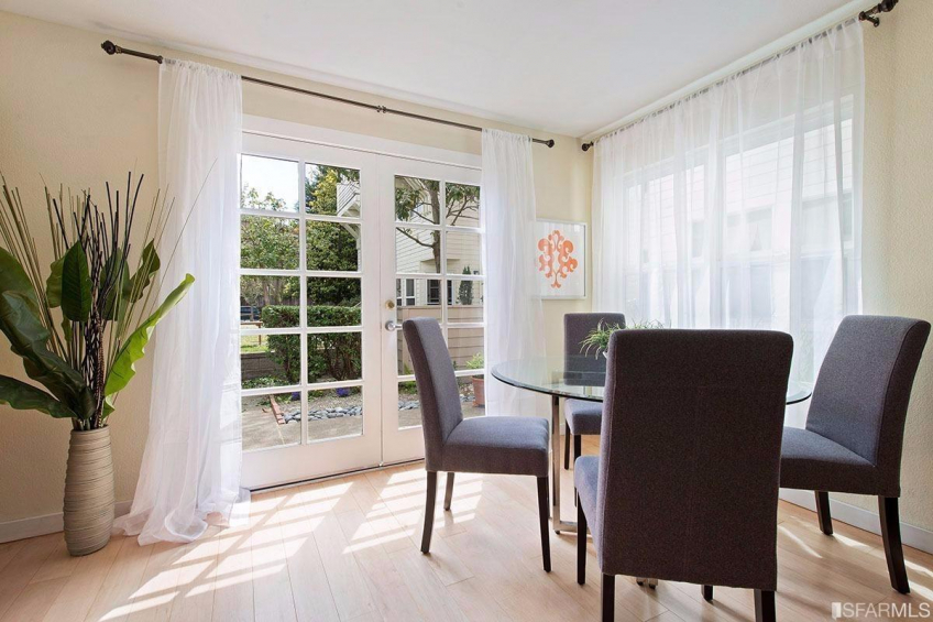 Flexible floor plan allows for dining table or additional seating. Resource #315375: image #7