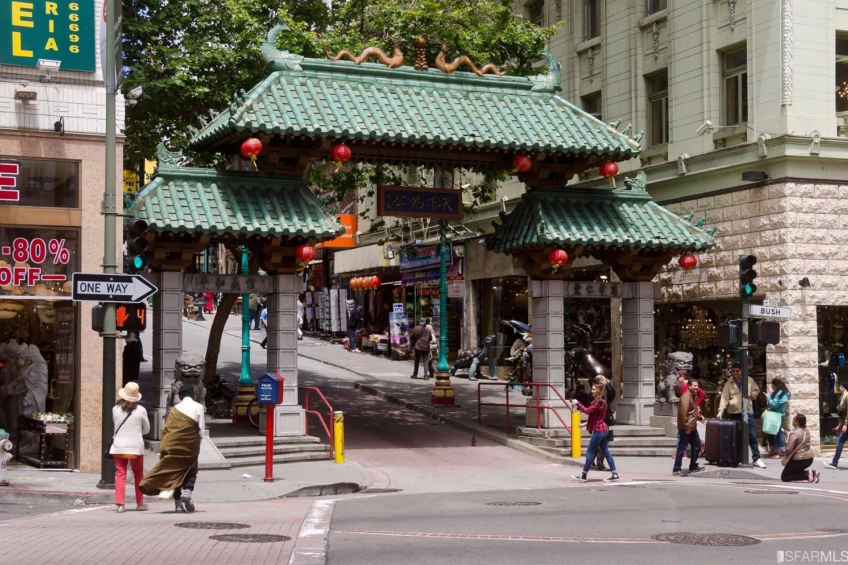 Iconic Chinatown gate at Bush St and Grant Av. Four blocks down the hill. Resource #319053: image #20