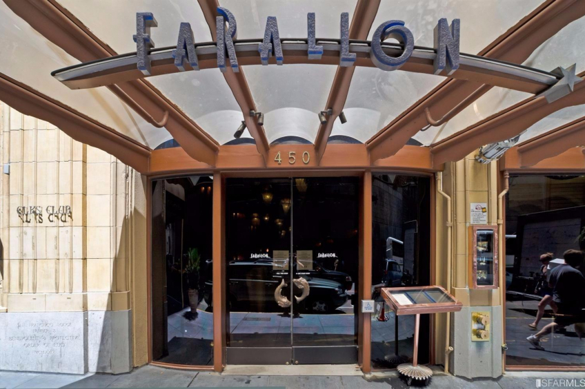 Just off Union Square, dine on some of the best seafood in town! Great Happy Hour too. Resource #319053: image #23