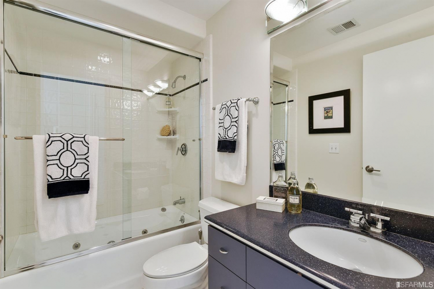 The third bathroom next to the entertainment room. Resource #323377: image #43