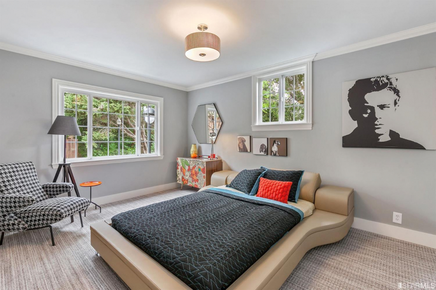 Second top-floor bedroom with greenery views. Resource #337080: image #20