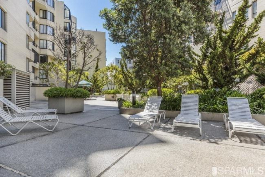 Summer in the City - with lots of lounging around the pool. Resource #337487: image #15