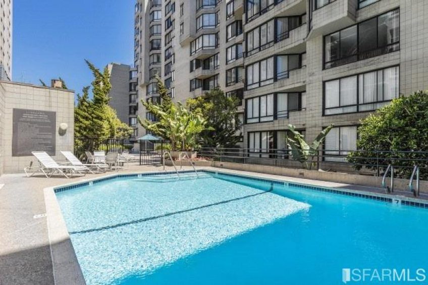 An outdoor pool in the center of the City! Come on in - the water's fine. (open from sometime in May to sometime in October). Resource #337487: image #16