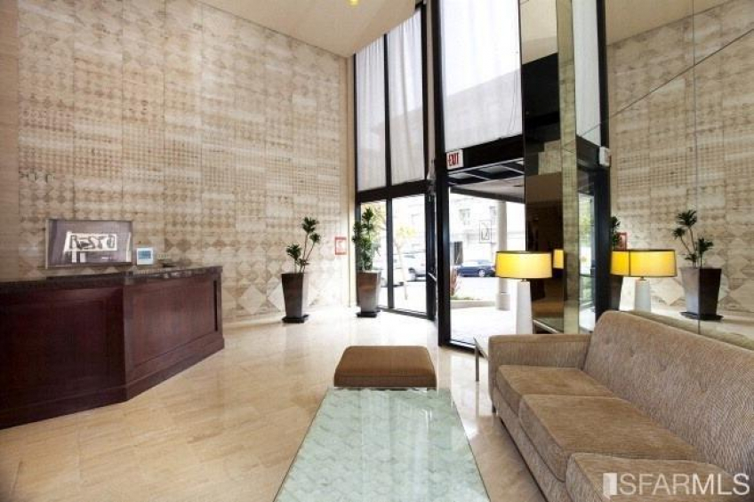 Very contemporary lobby, attended 24/7. Resource #337487: image #17