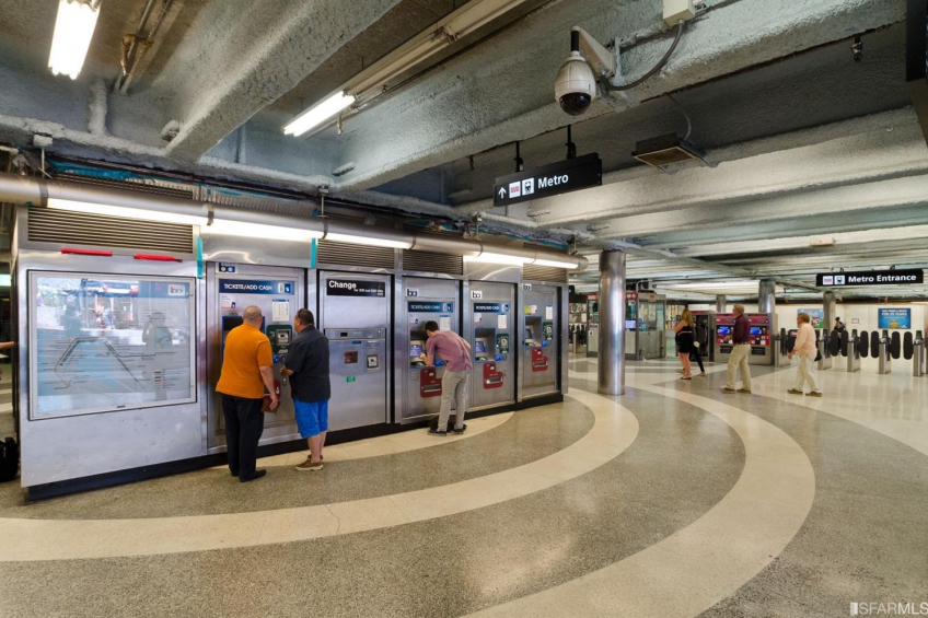 BART or MUNI METRO, you can sure get around town easily from Downtown. Resource #337487: image #40