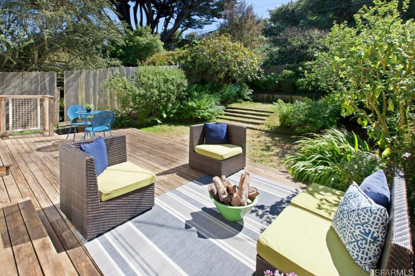 This deck features southern and western exposure so it's a toasty warm place to relax during the day. Resource #349379: image #13