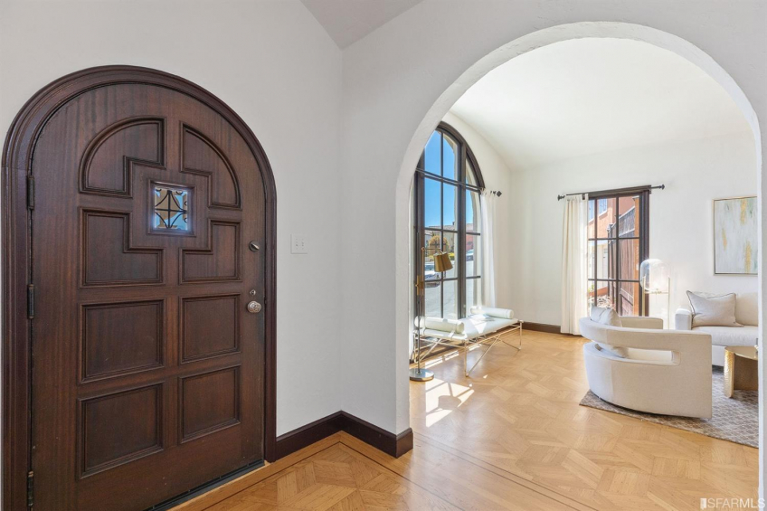 Resource #365837: image #4