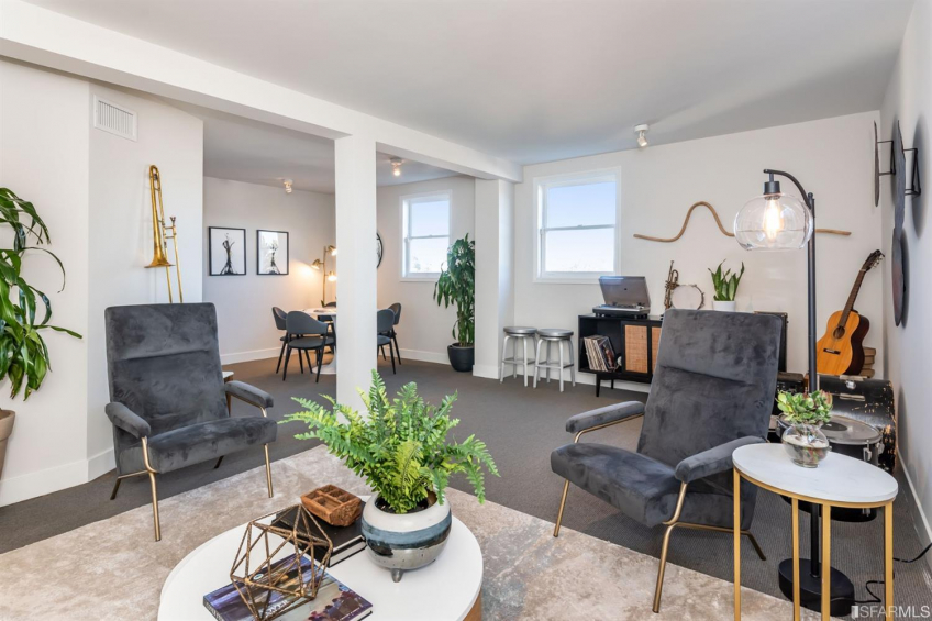 Resource #372115: image #17