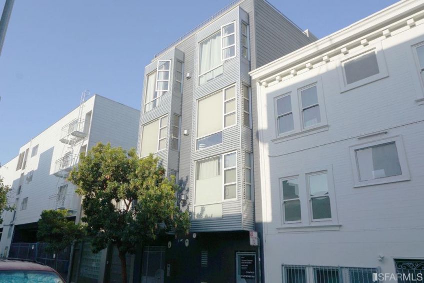 574 Natoma is an 11 unit building built in 2012. Resource #374464: image #1
