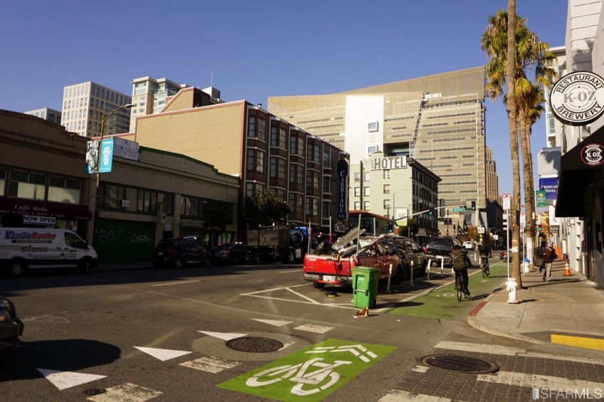 This is 7th St., the street just south of 574 Natoma. The neighborhood is flat, walkable, and has ample bike lanes in addition to being close to public transportation. Resource #374464: image #13
