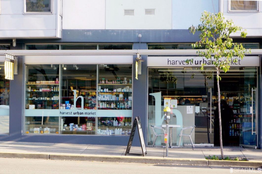 You can walk to Harvest Urban Market for you groceries. Resource #374464: image #16