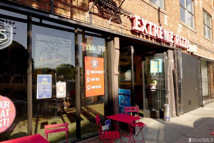 Extreme Pizza is a well-known San Francisco pizza joint. Resource #374464: image #19