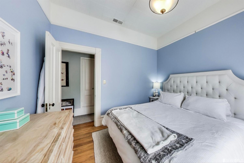 246A Top floor Flat: Master bedroom, double doors open to the private roof deck! Resource #375029: image #31