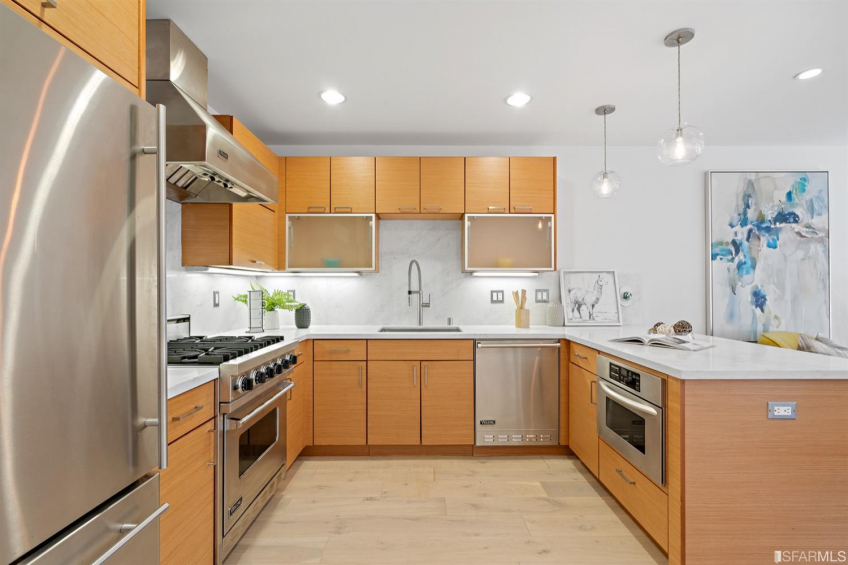 Resource #530206519: image #15 Resource #530206519: image #15