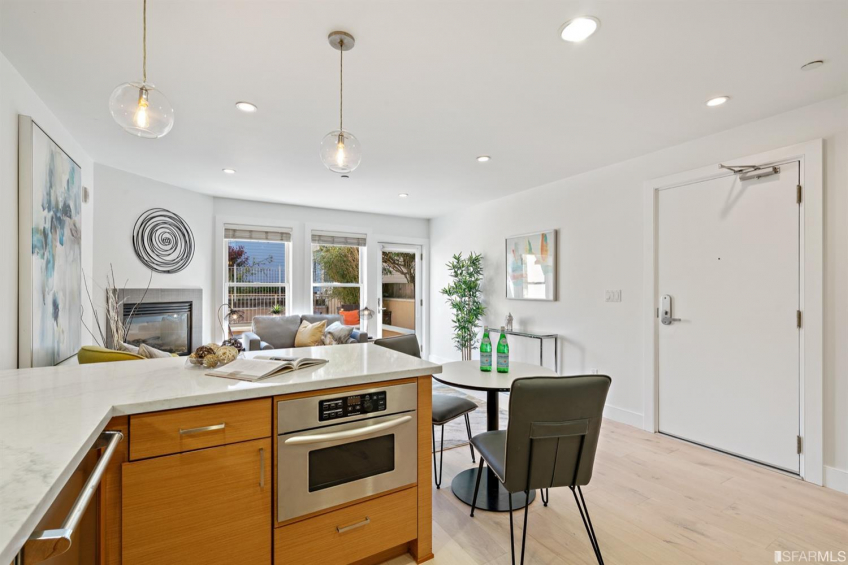 Resource #530206519: image #16 Resource #530206519: image #16