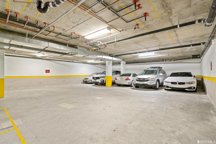 Resource #530206519: image #21 Resource #530206519: image #21