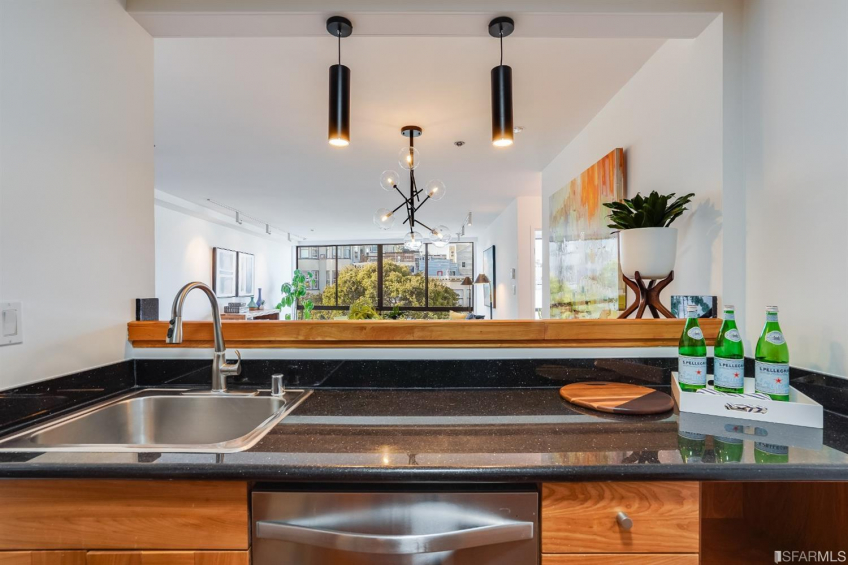 Resource #530213858: image #12