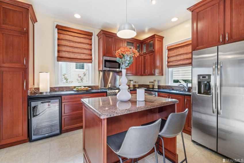 Resource #530217329: image #24