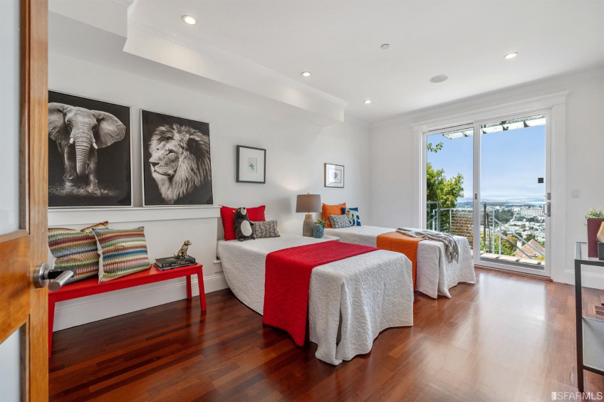 Resource #530270497: image #37 Resource #530270497: image #37