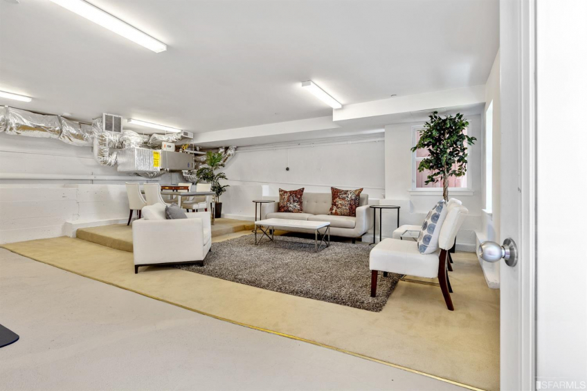 Resource #530270497: image #44 Resource #530270497: image #44