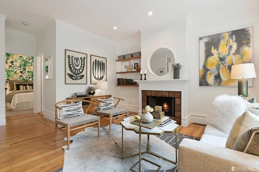 Resource #530325778: image #1