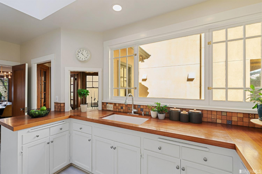 Resource #530354756: image #26