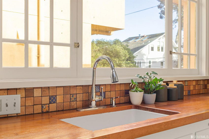 Resource #530354756: image #28